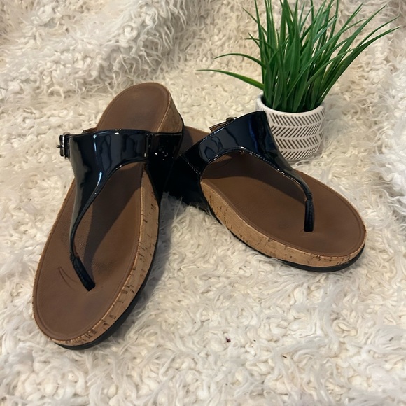 clearance FitFlop Gracie Leather Toe-Post Sandals Black Thongs Shoes Size 9 - Picture 2 of 6